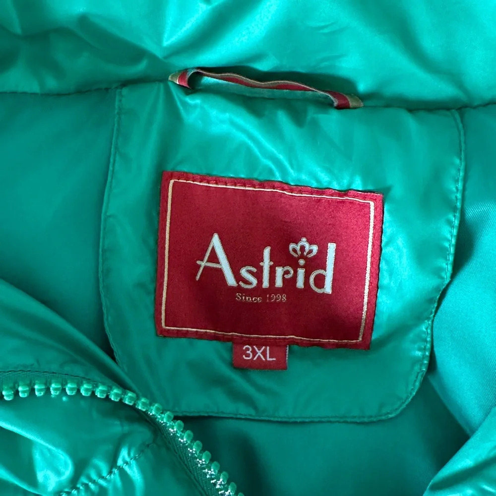 Puffer Vest 3XL - Picture 4 of 4